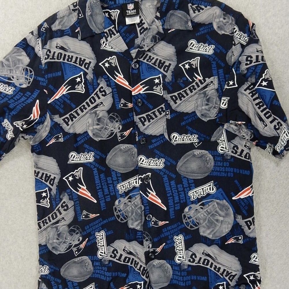 NFL New England Patriots Men's Button Down